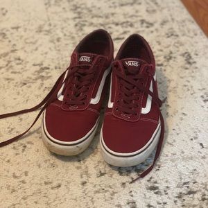 Men’s maroon/red vans
